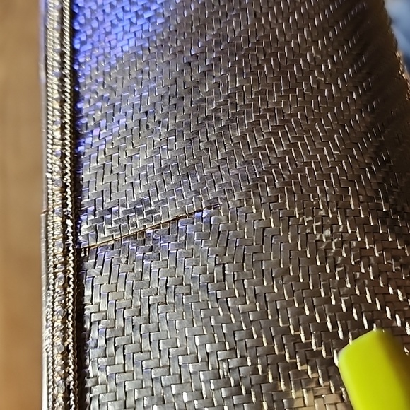 Vintage Silver Metal Woven Mirrored Clutch/Purse. Comes with original box. 6"x4" - Picture 11 of 11